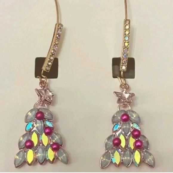NWT Betsy Johnson Christmas Tree Dangle  Earrings - Picture 1 of 4